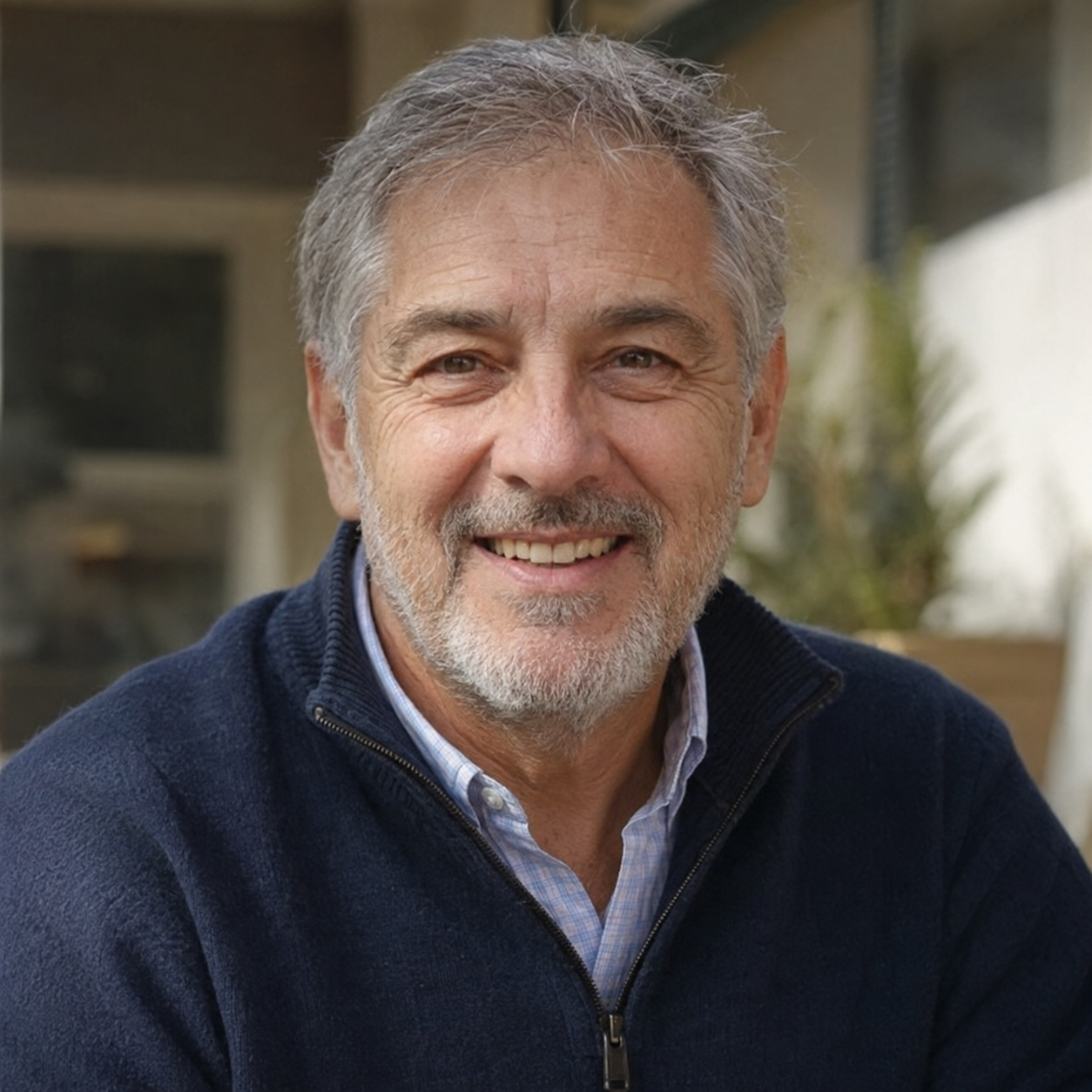 Martín, alumno del programa, al aire libre